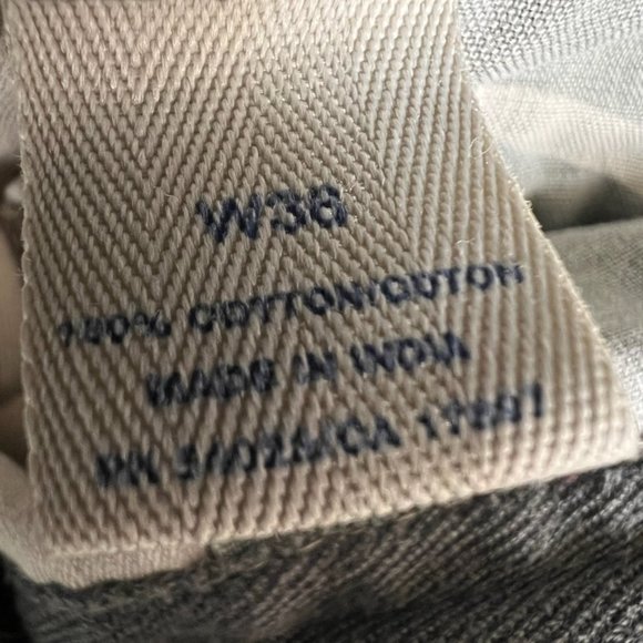 Old Navy Mens Cargo Shorts Cream/Tan 38 Waist - Picture 8 of 9